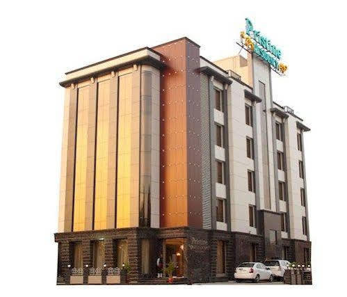 Hotel Pristine Residency Ahmadabad Zewnętrze zdjęcie