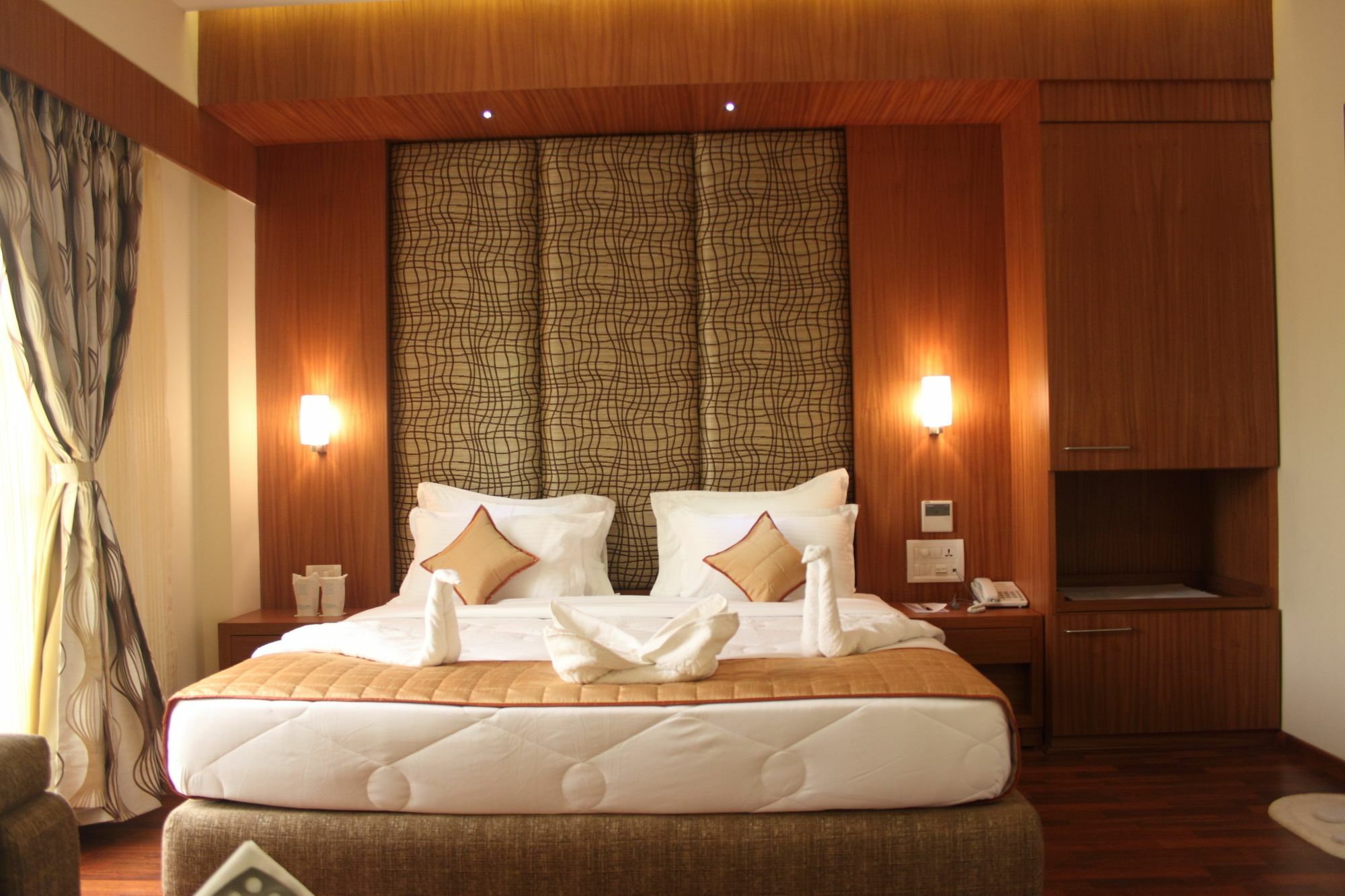 Hotel Pristine Residency Ahmadabad Zewnętrze zdjęcie