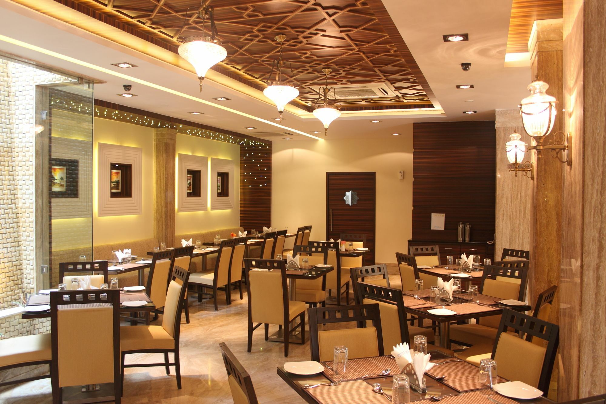 Hotel Pristine Residency Ahmadabad Zewnętrze zdjęcie